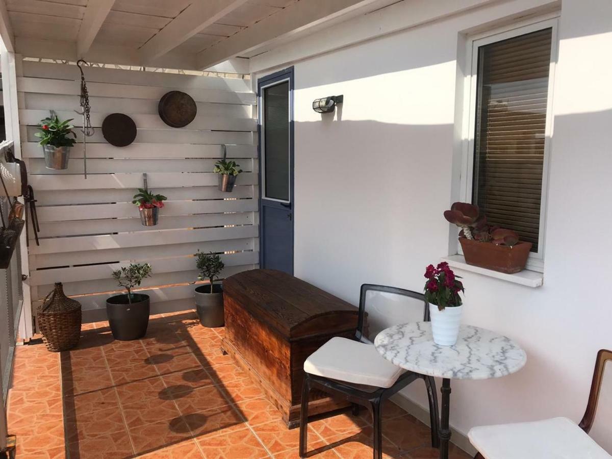 Mp Cozy Apartment Near The Sea Paphos ภายนอก รูปภาพ