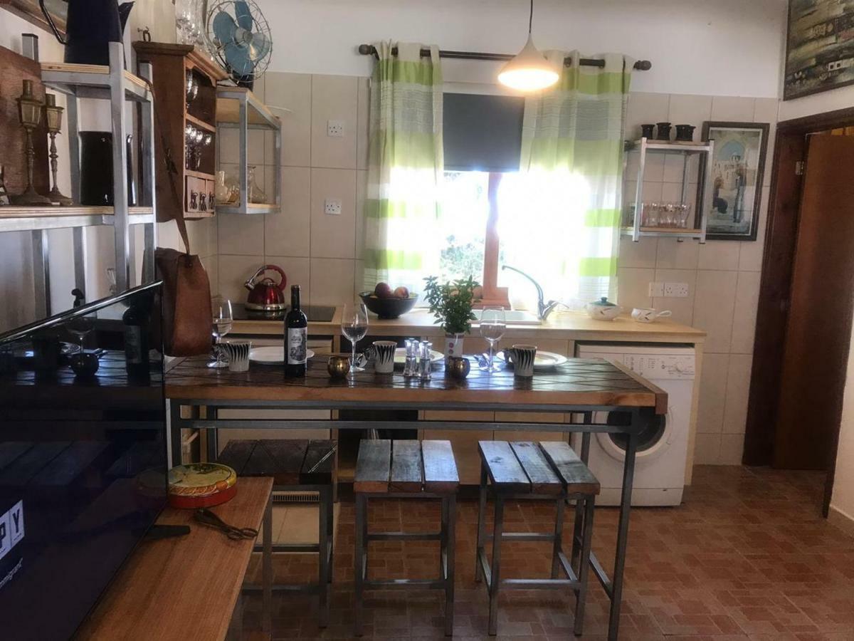 Mp Cozy Apartment Near The Sea Paphos ภายนอก รูปภาพ